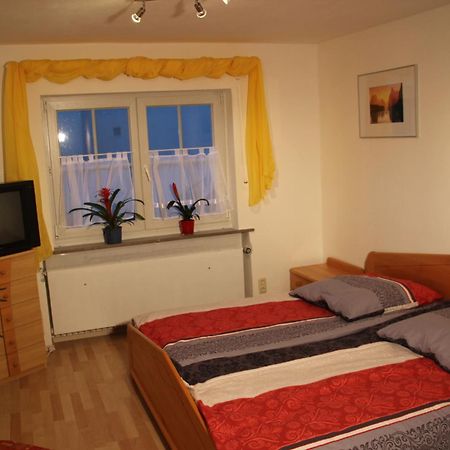 Ferienwohnung Mit 4 Schlafzimmer Fuer 2 Bis 9 Gaeste----Apartment With 4 Bedrooms For 2 To 9 Guests Nuremberga Exterior foto
